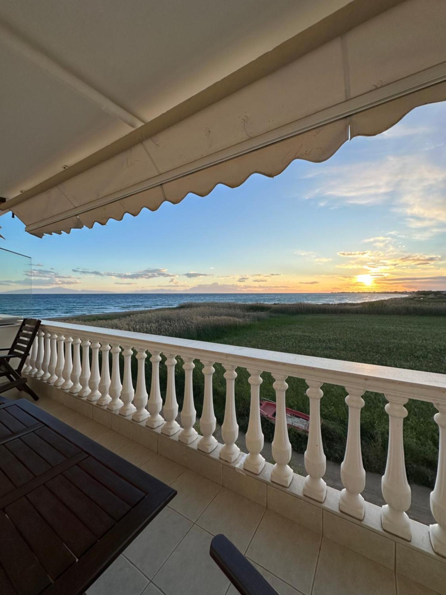 Dimar1 Seaside Apartment Паралія-Діонісіу Екстер'єр фото