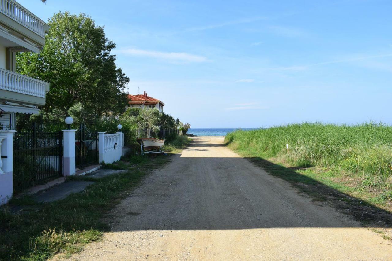 Dimar1 Seaside Apartment Паралія-Діонісіу Екстер'єр фото